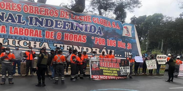 Obreros mineros de Pasco siguen demandando reposición laboral