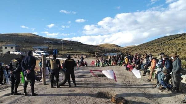Chumbivilcas: Comunidades retoman bloqueo contra minera MMG Las Bambas