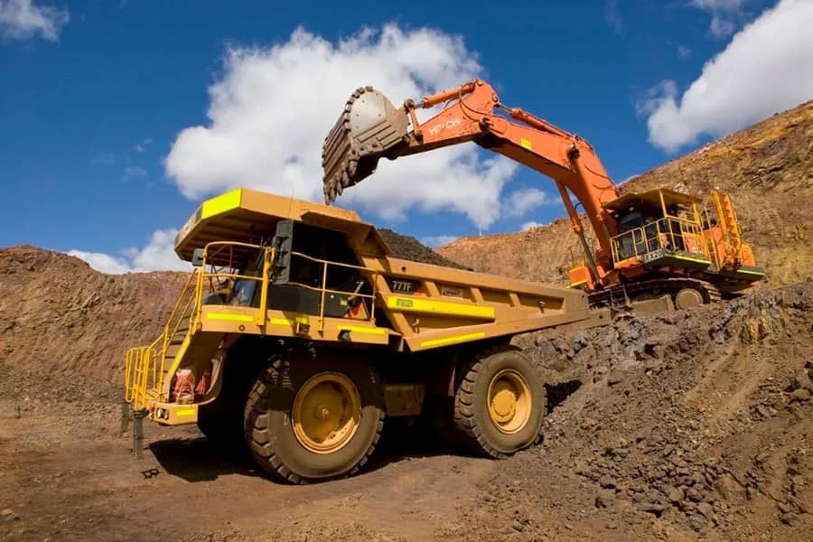 Nueva ley flexibiliza normativa ambiental a favor de empresas mineras en reestructuración