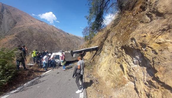 Apurímac: 17 fallecidos dejó accidente de minibús de minera Las Bambas